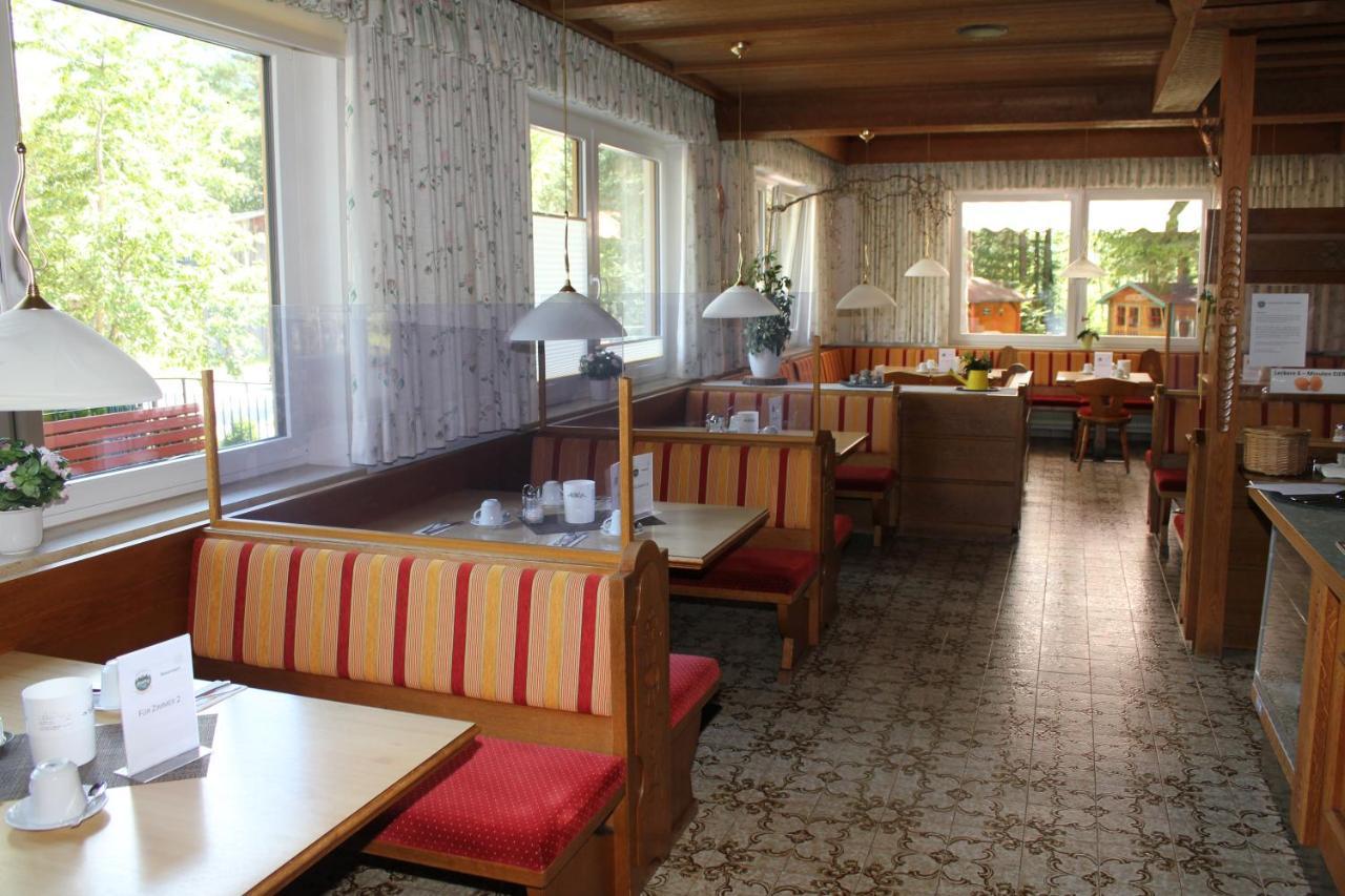 Hotel Garni Waldhof Stanzach Esterno foto